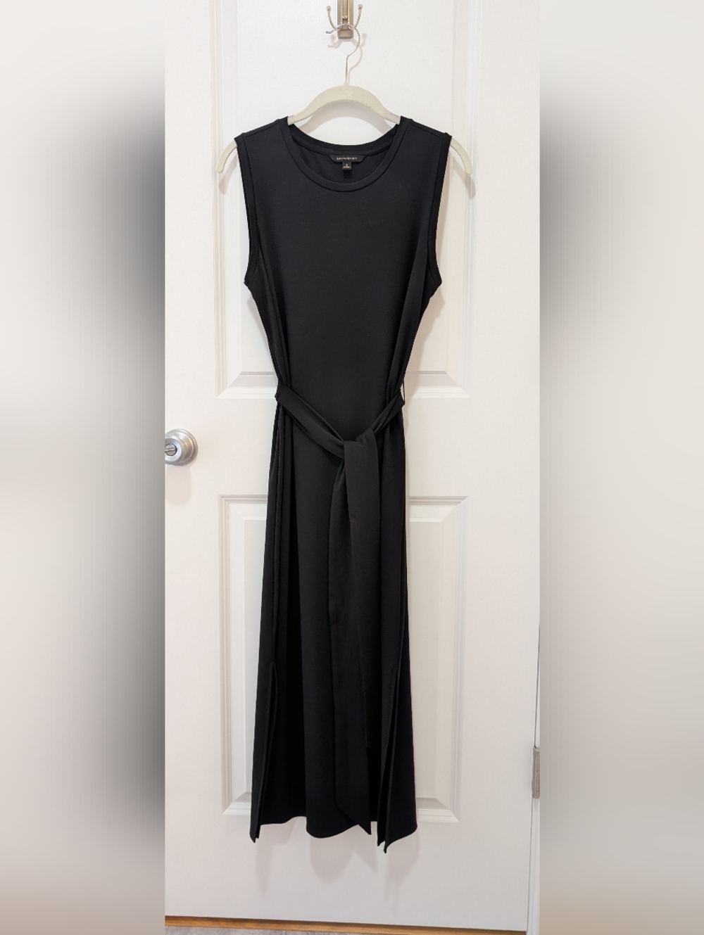 Banana Republic Black Sleeveless Tie-Waist Maxi Dress